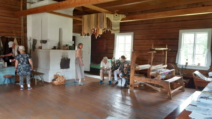 Koveron perinnetila
Päärakennuksen pää tupa
