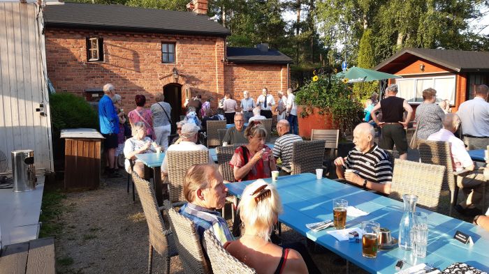 Wanha Mylly
Kyllä lopuksi jätski ja kahvi maistui
