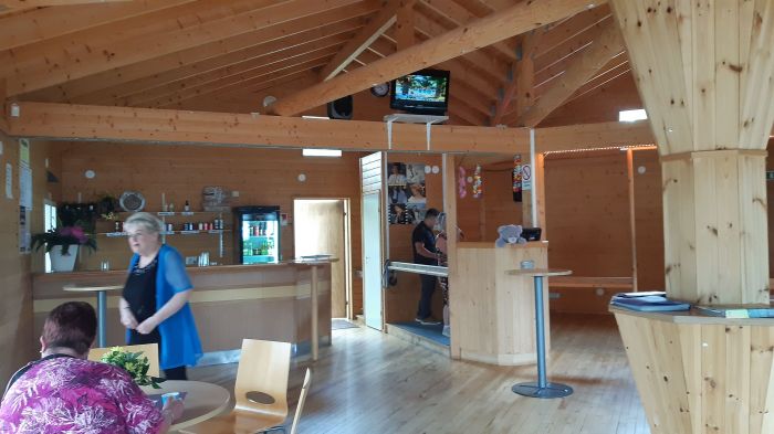 Kuikan Lava 17.8.2022
Karaokea laulamassa
