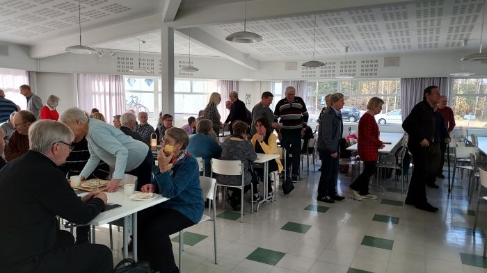 Kahvihetki esityksen päätteeksi
