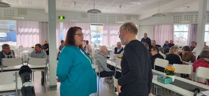 Margit Hassinen ja Pentti Jääskeläinen
Miksi kuulon on olla  niin tärkeä keskustelussa.
