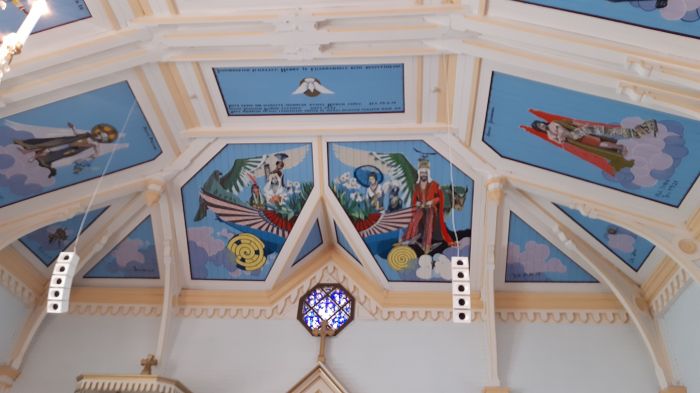 Toivakan kirkon kattomaalauksia
