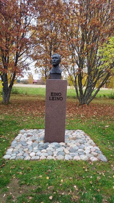 Eino Leino muistomerkki Paltaniemen kylässä

