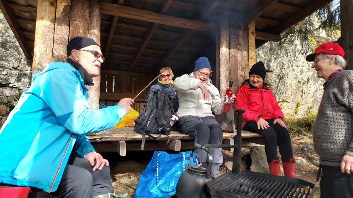 Herkkuhetki laavulla
