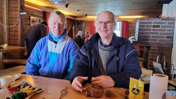 Kalamiehet Pauli ja Mikko saalis ei mahtunut kuvaan.
