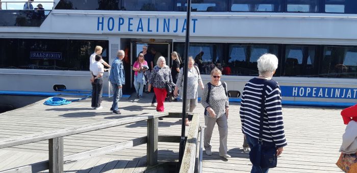 Saavuttiin Viikinsaareen jossa oli Kesäteatteri
