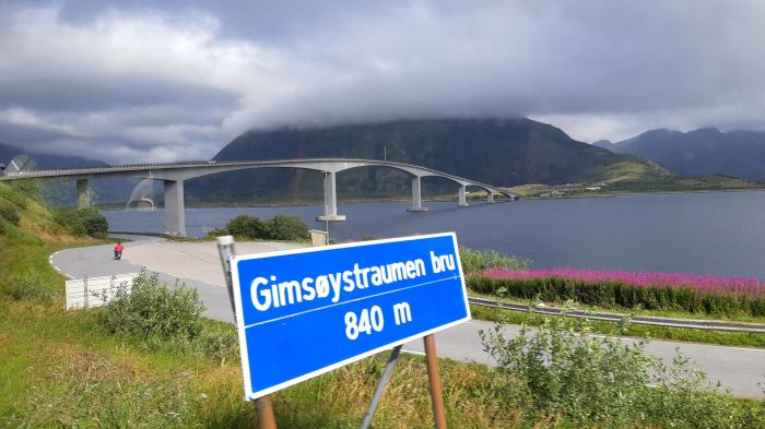 Vuonon ylittävä silta
