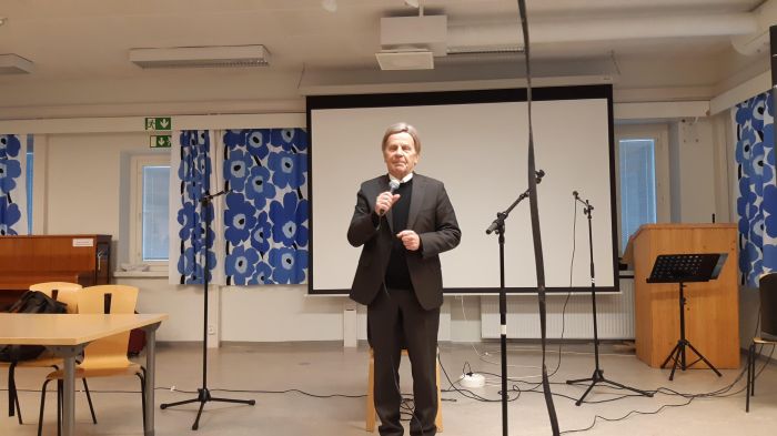 Mauri Pekkarinen puhui ajankohtaisista asioista ja EU:sta
