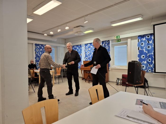 Markku sai arpajais palkinnon 
