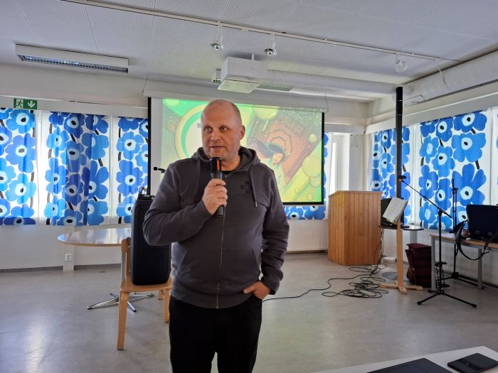 Juha Vimpari Keskisuomen Seudun reserviläiset ry:stä kertoi 72h varautumisesta.
