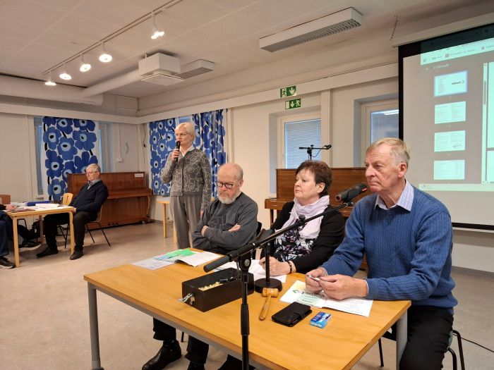 Sääntömääräinen syys kokous jossa valittiin uusi puheenjohtaja Raili Kangas.
